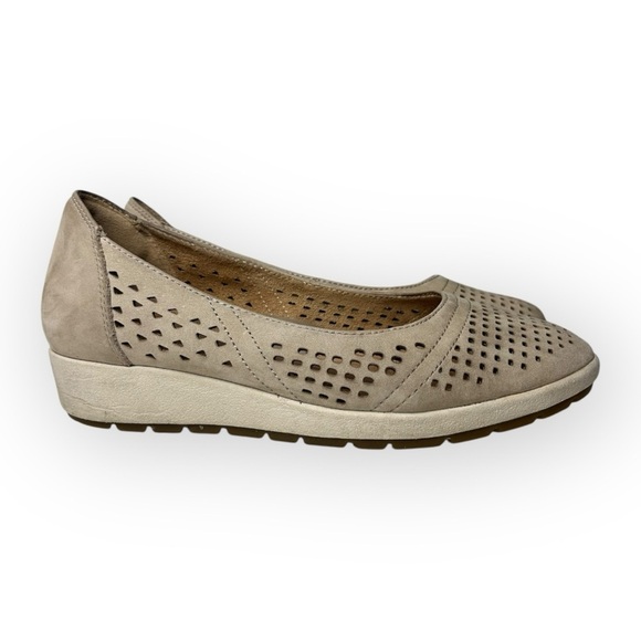 Earth Violet Low Wedge Perf Taupe Nubuck Shoes 7.5 - Picture 4 of 8